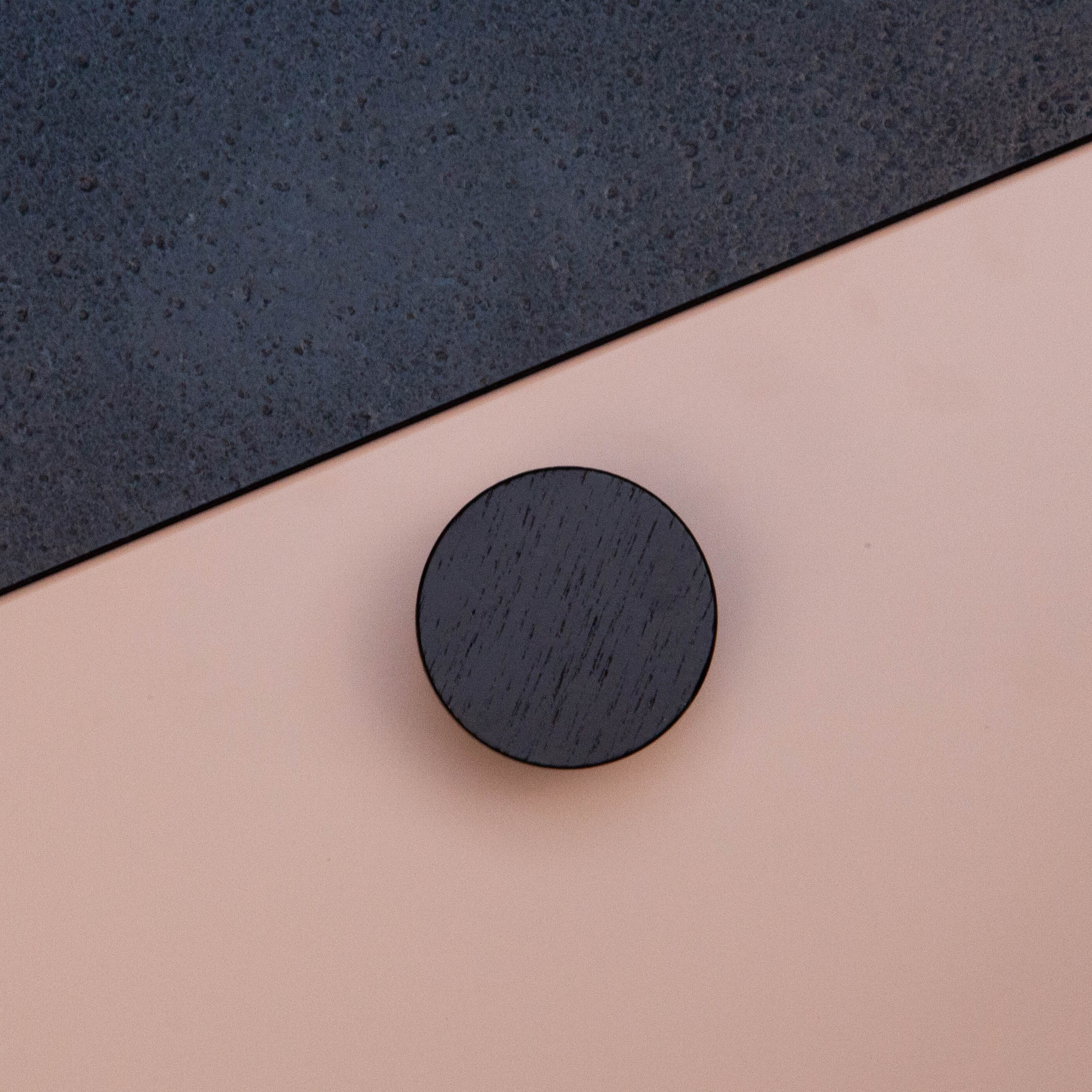 Bouton Bouton Circum, couleur Bois noir, ref 255645-11, dimensions 48 x 48 mm